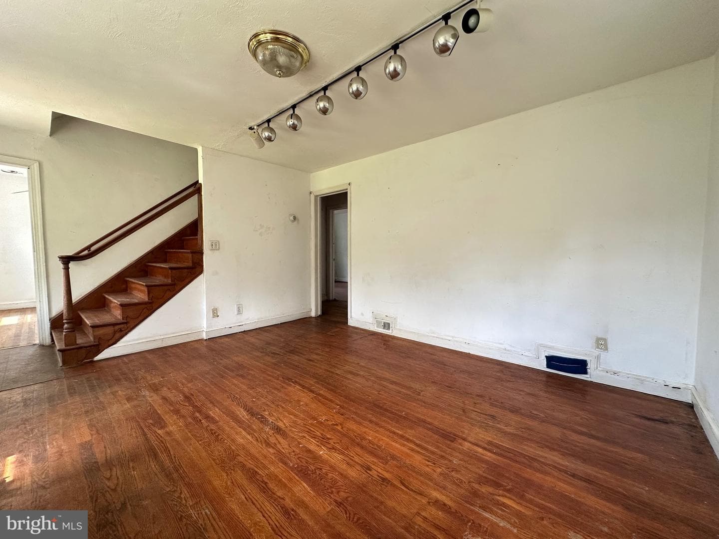 306 Grandin Avenue photo 4