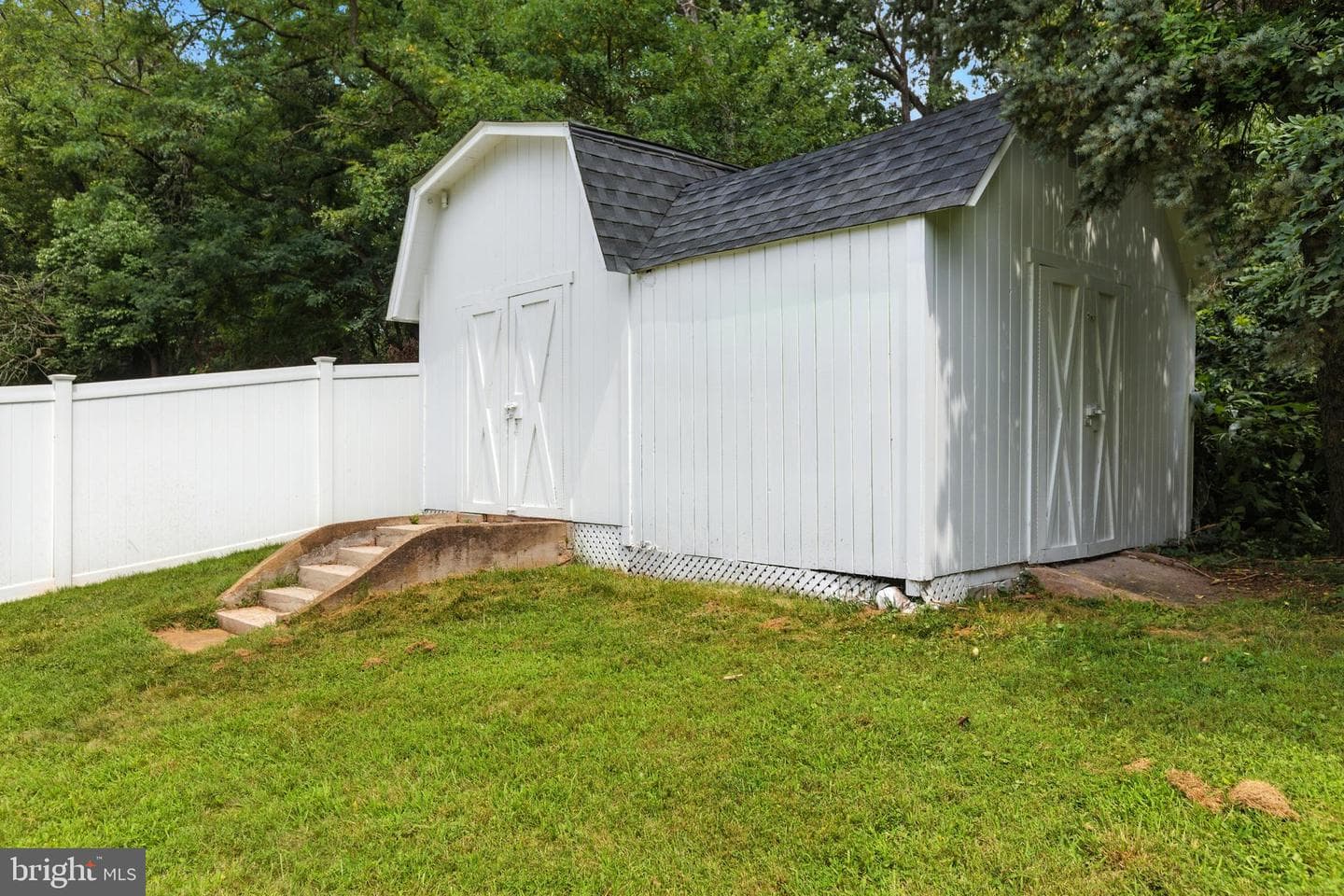 11925 Bayswater Road photo 23