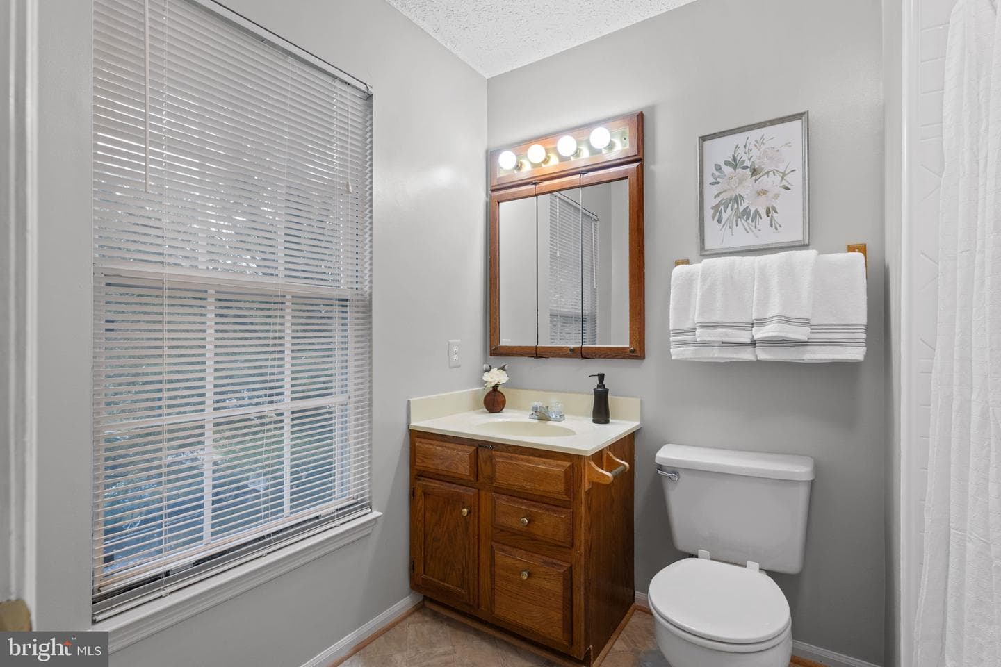 20575 Lowfield Drive photo 8
