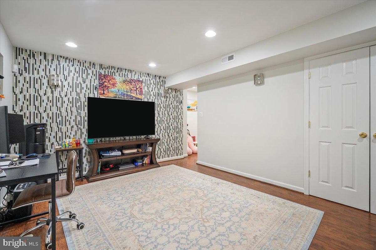17 Goodport Lane photo 28