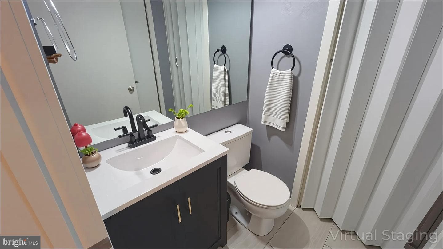 9813 Hellingly Place #76 photo 3
