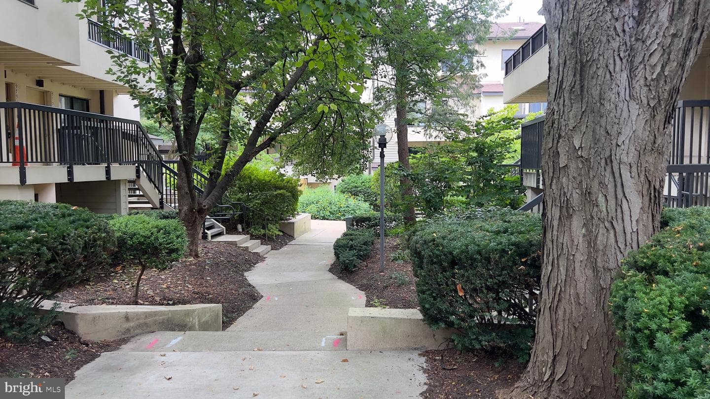 9813 Hellingly Place #76 photo 8