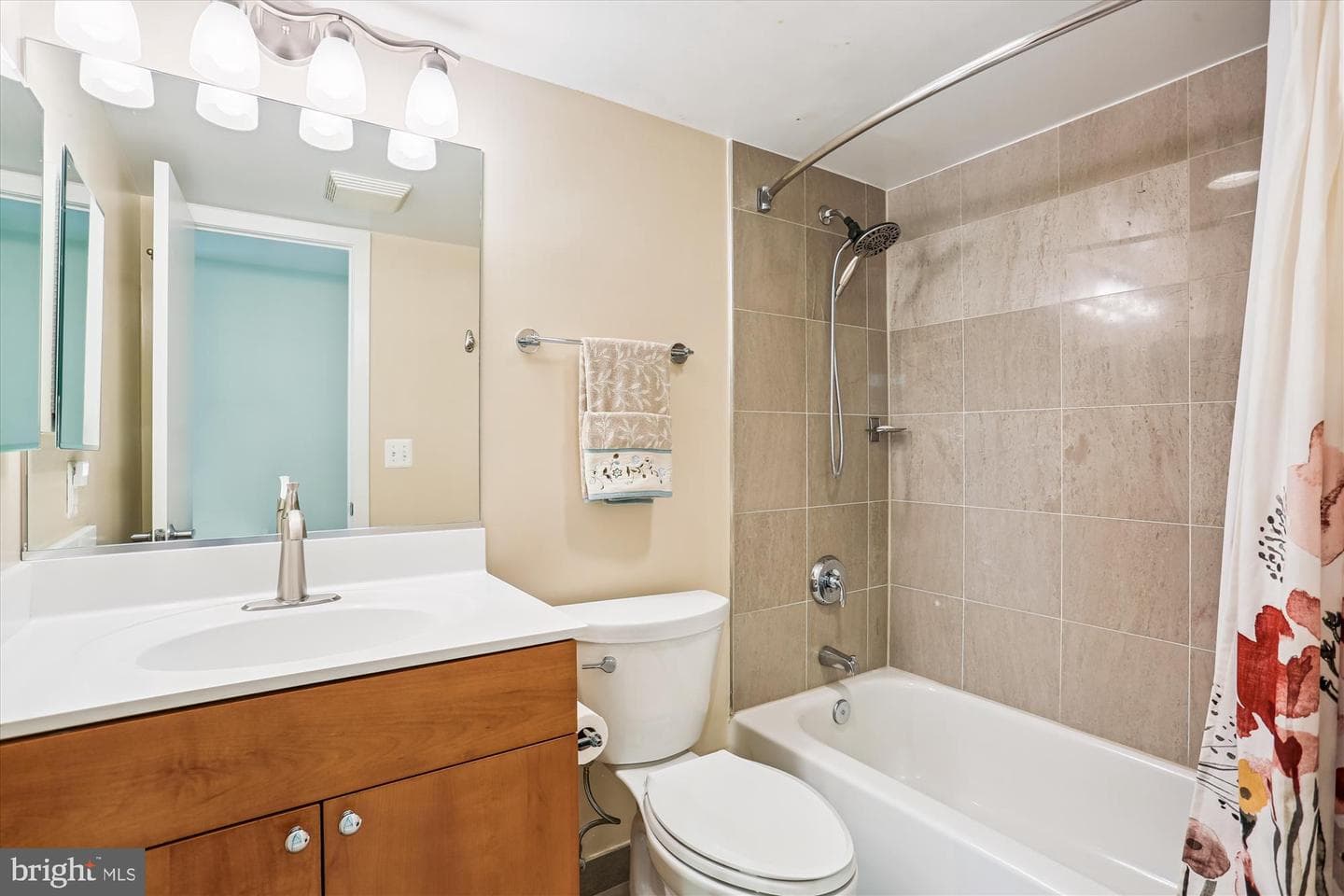 7500 Woodmont Avenue #s706 photo 28