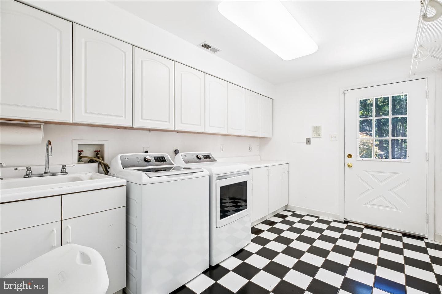 2 Griffith Court photo 61