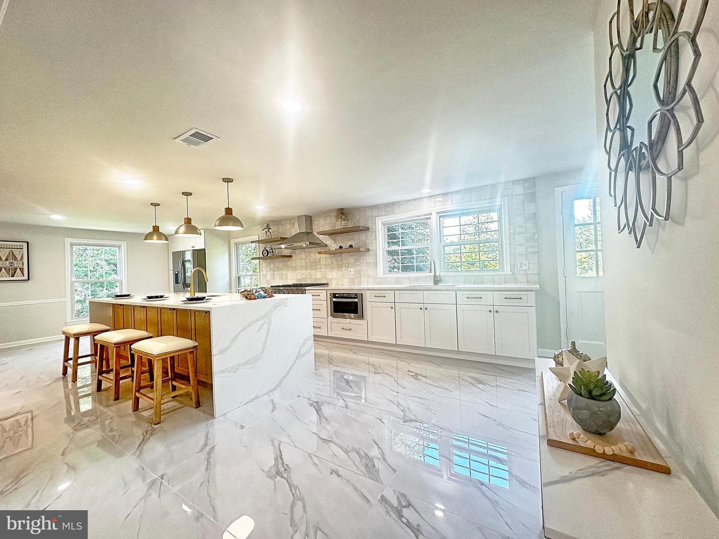 12311 Overpond Way photo 6