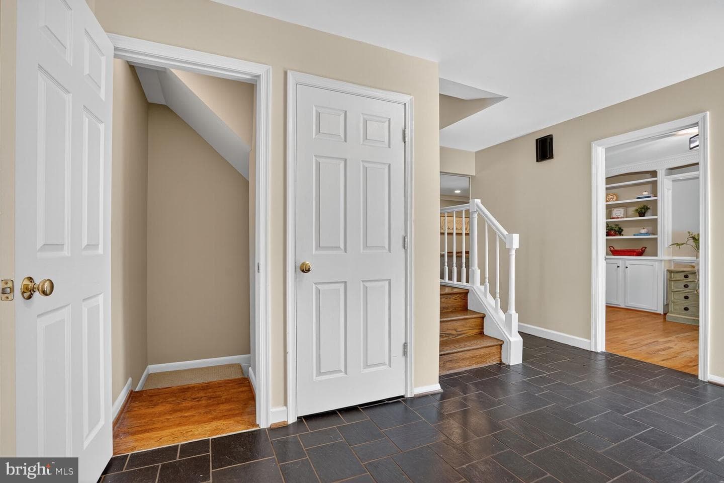 9325 Orchard Brook Drive photo 8
