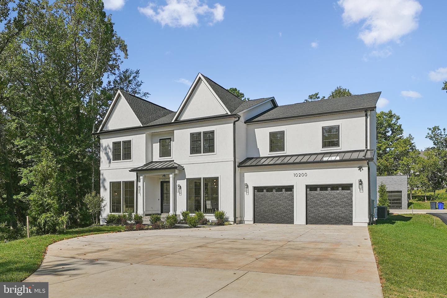 10200 Falls Road photo 2