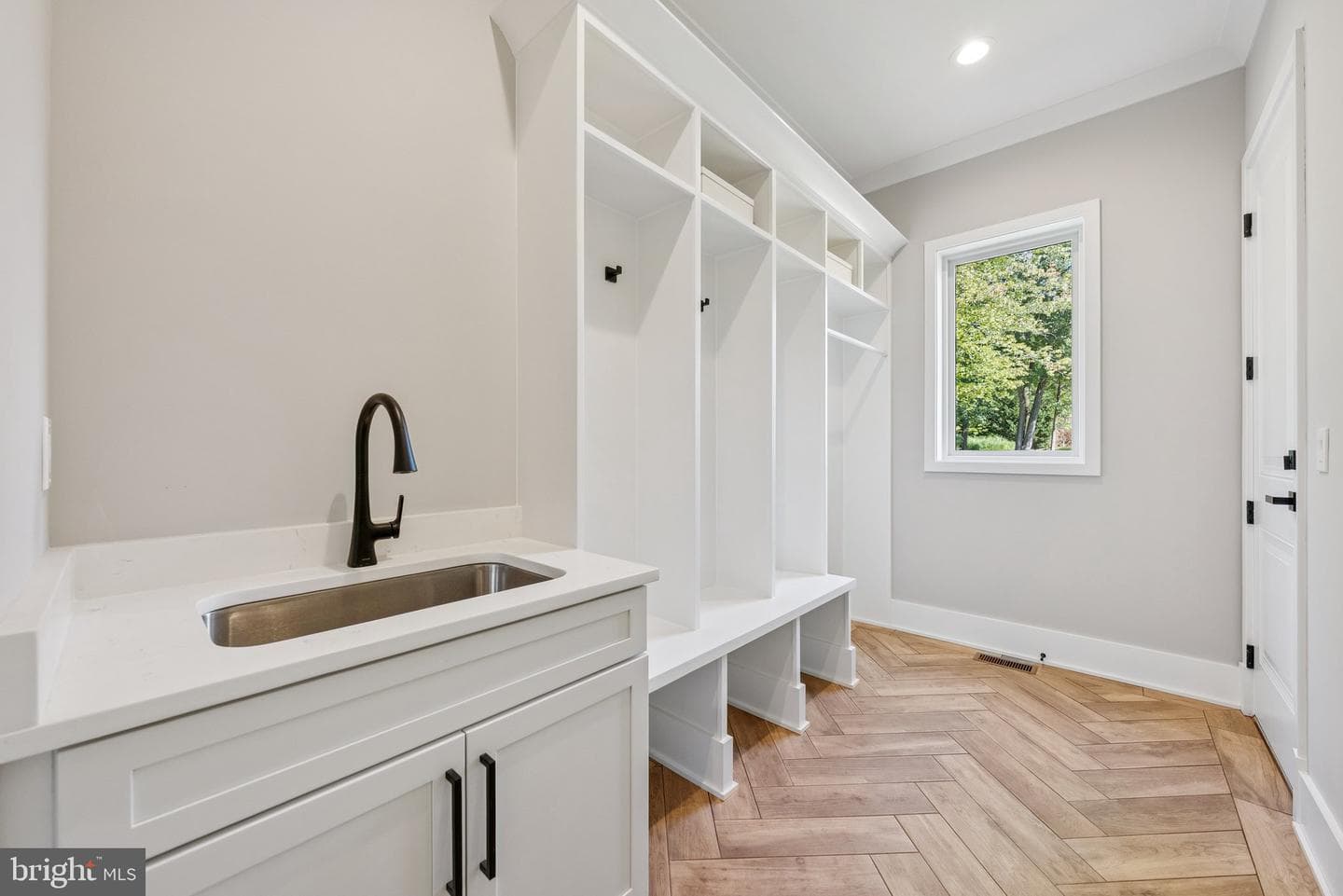10200 Falls Road photo 26