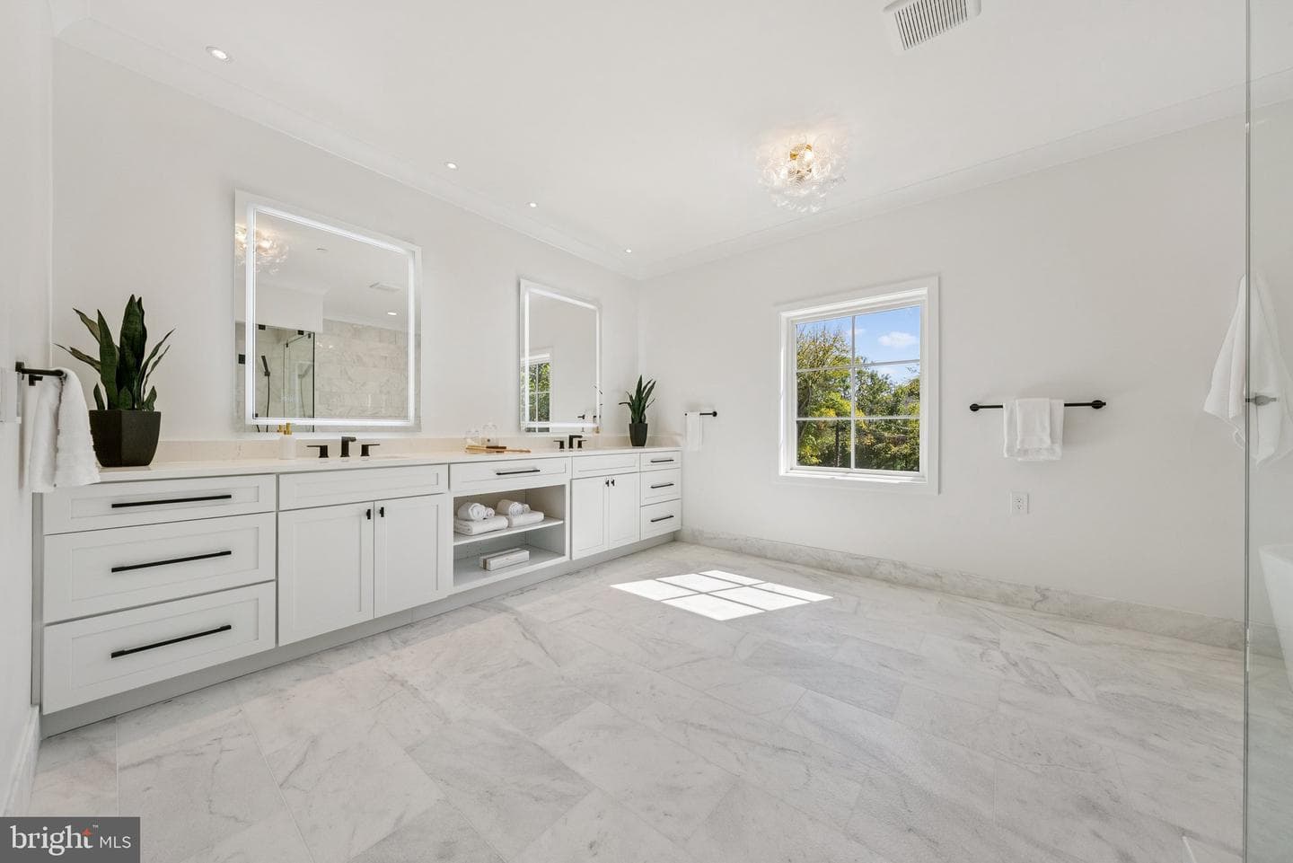 10200 Falls Road photo 40