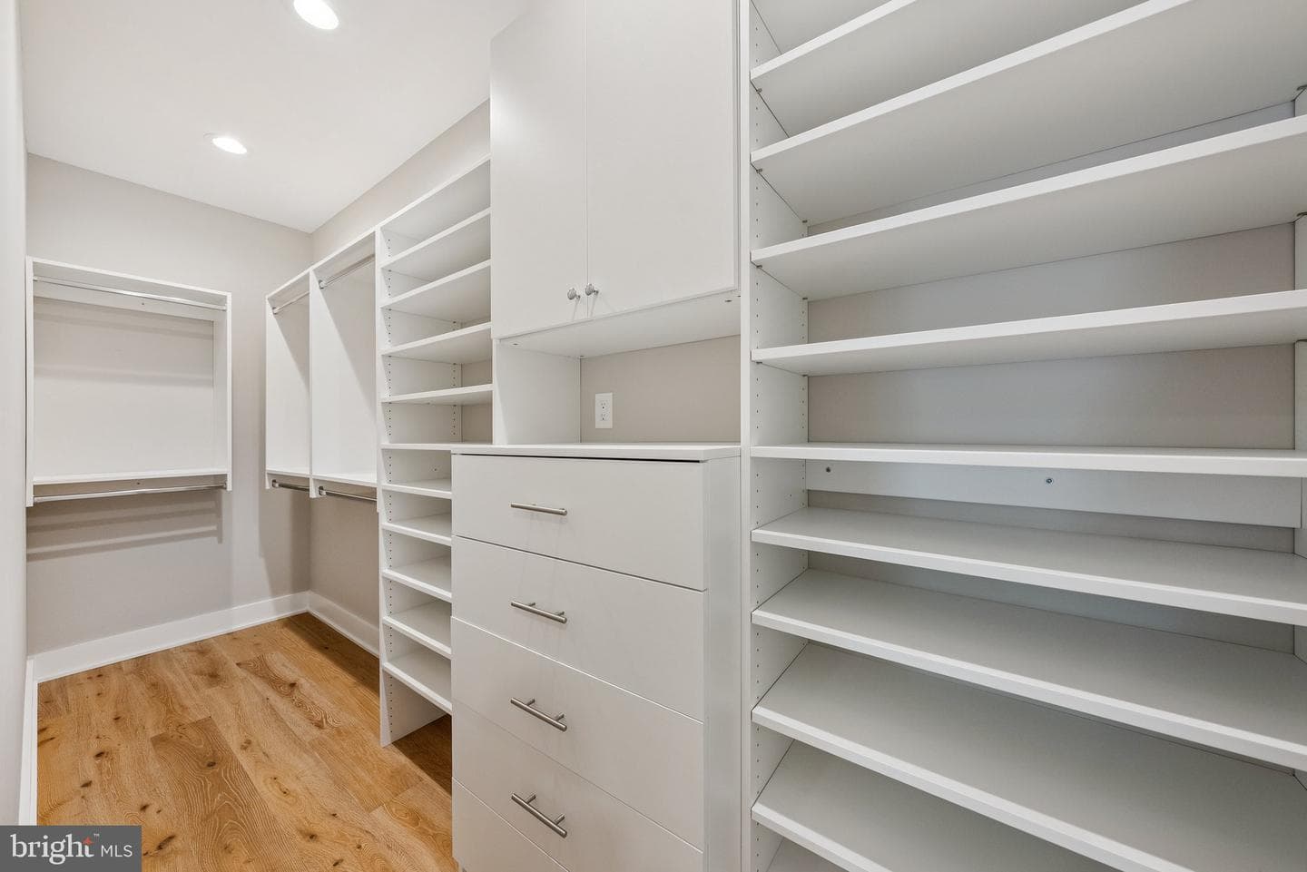 10200 Falls Road photo 47