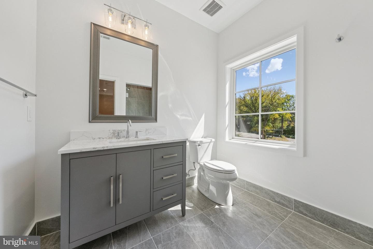 10200 Falls Road photo 49