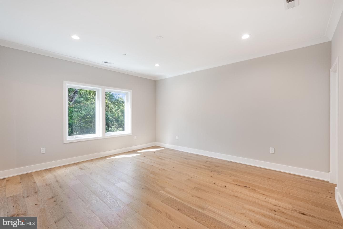 10200 Falls Road photo 51