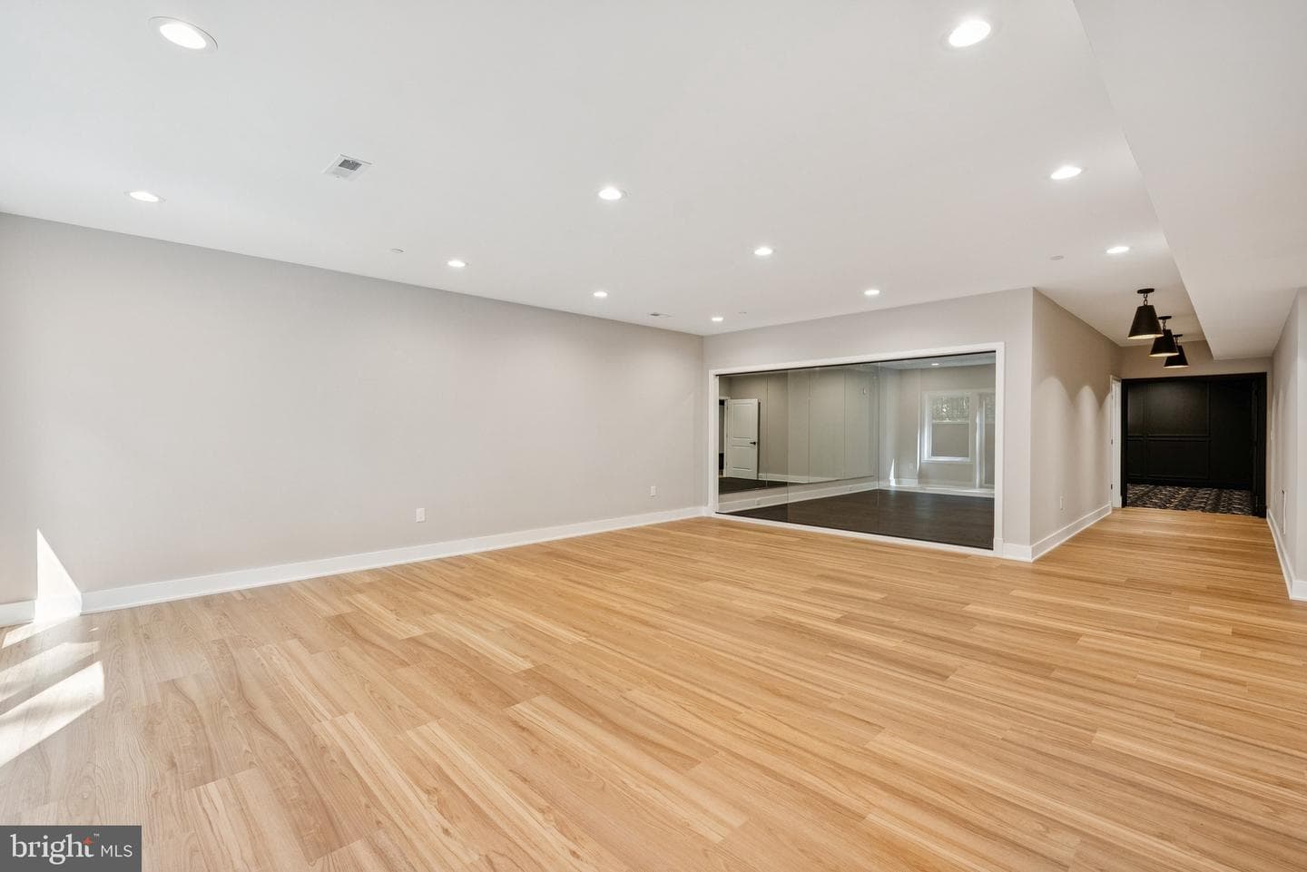 10200 Falls Road photo 58