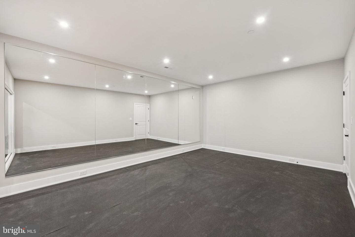 10200 Falls Road photo 60