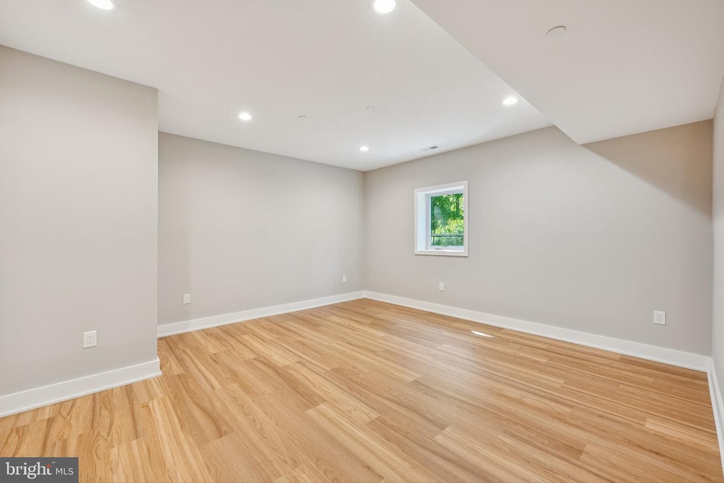 10200 Falls Road photo 64