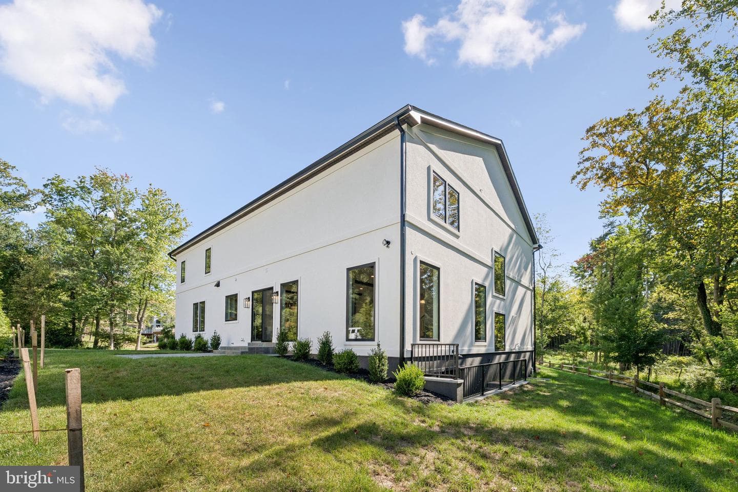 10200 Falls Road photo 69