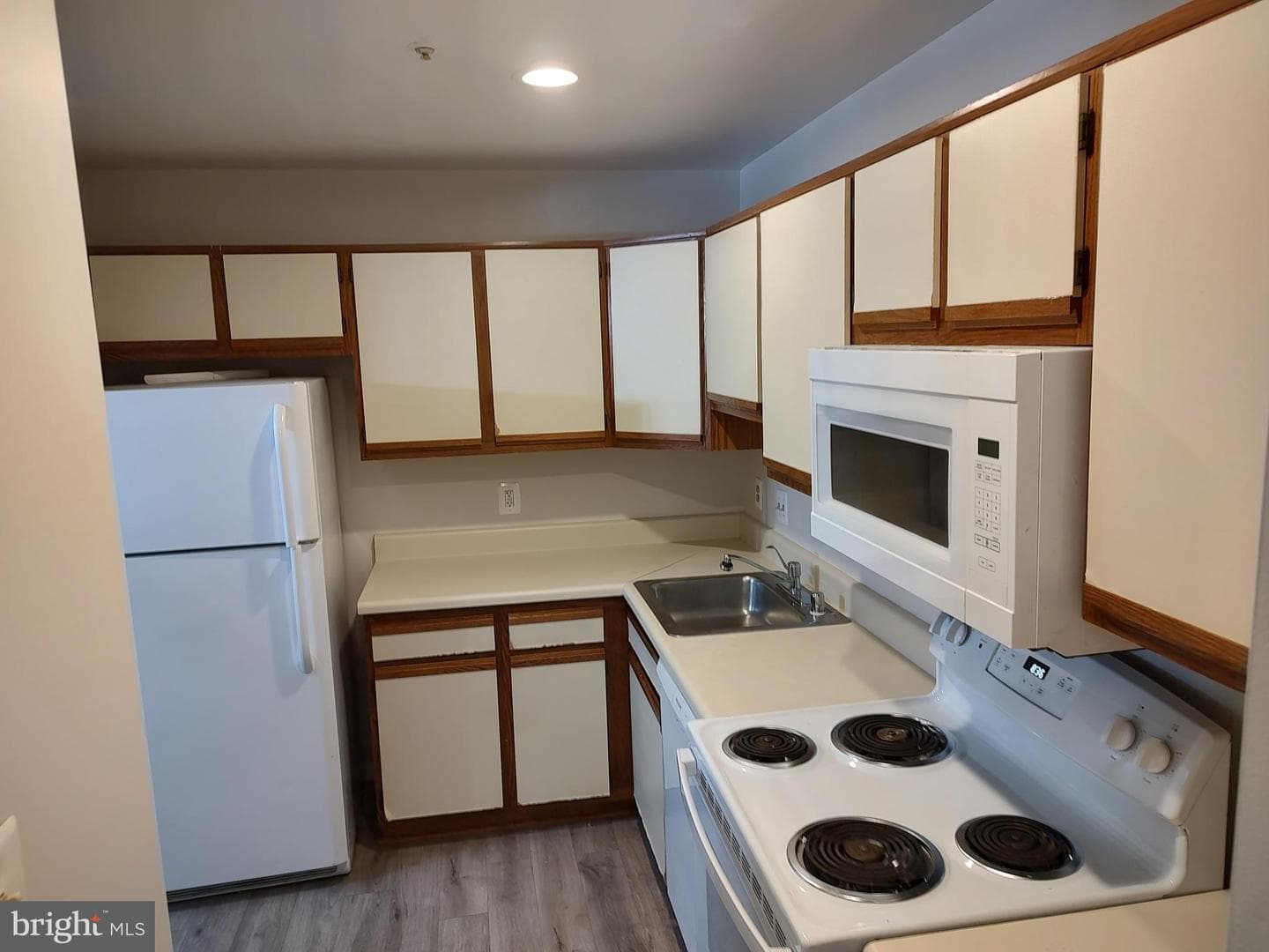 7908 Pearlbush Drive #104 photo 5