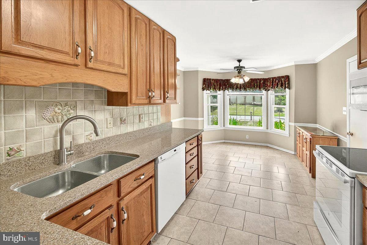 19833 Spurrier Avenue photo 23