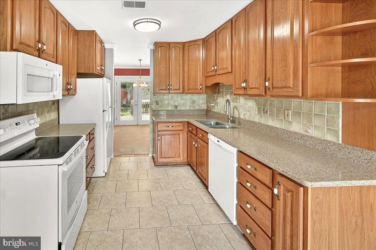 19833 Spurrier Avenue photo 27