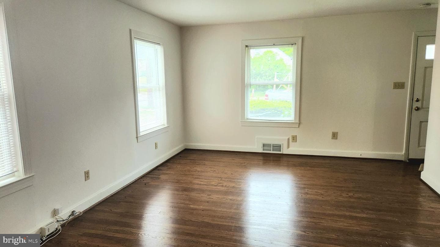 1103 Edmonston Drive photo 6