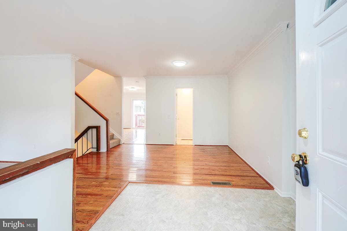 18509 Sparrows Point Place photo 2