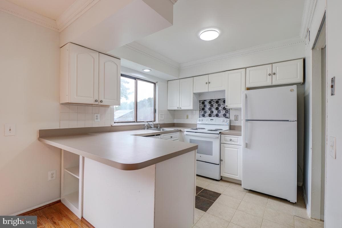 18509 Sparrows Point Place photo 23