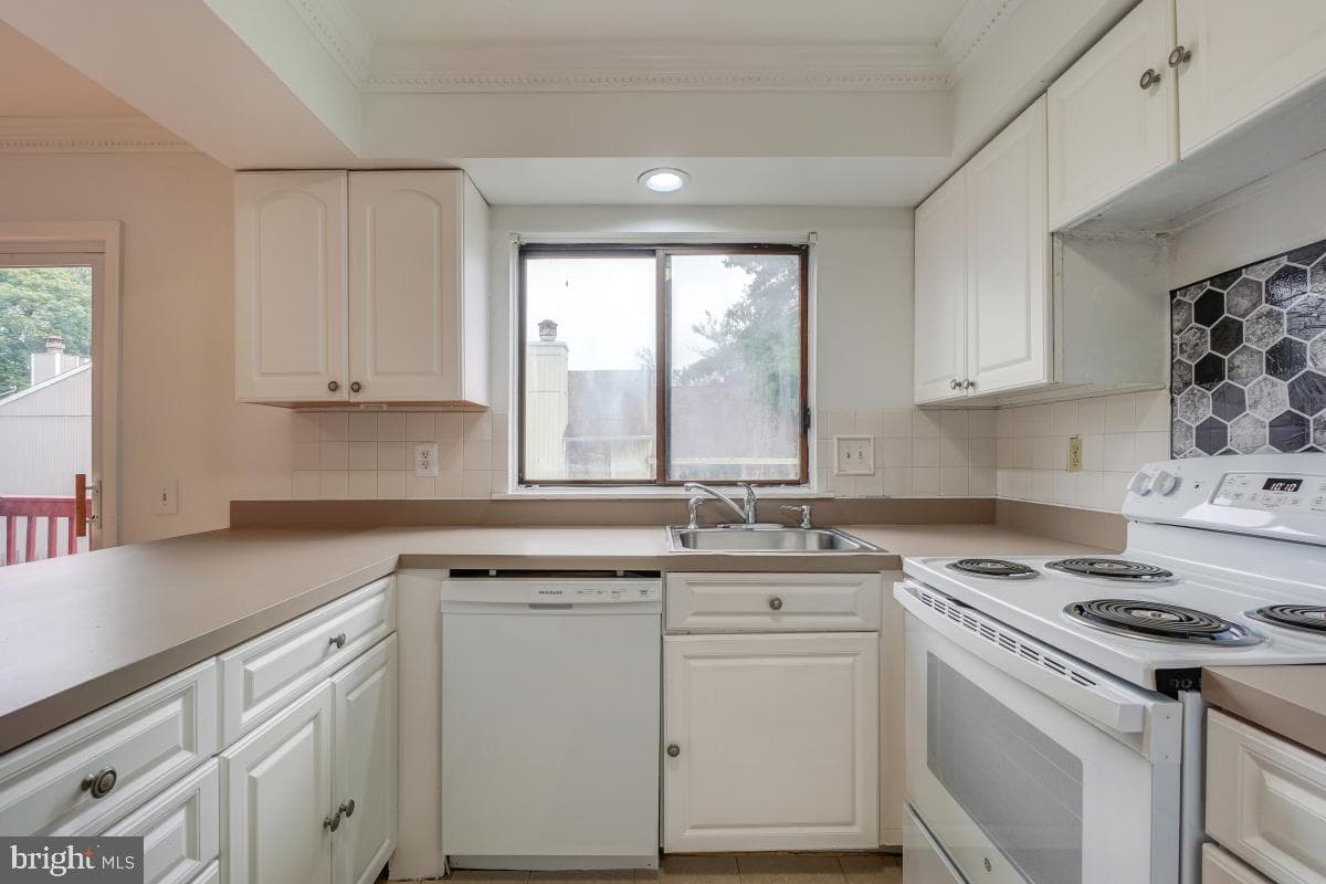 18509 Sparrows Point Place photo 25