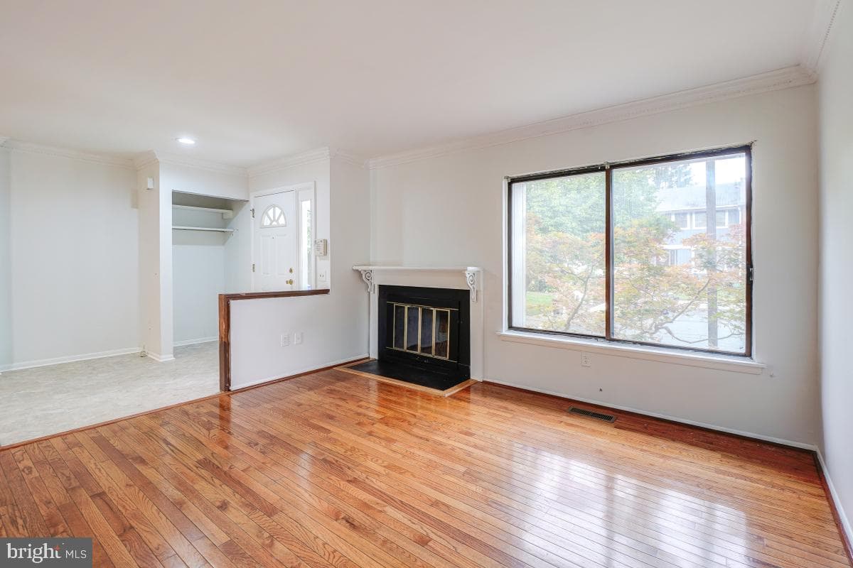 18509 Sparrows Point Place photo 8