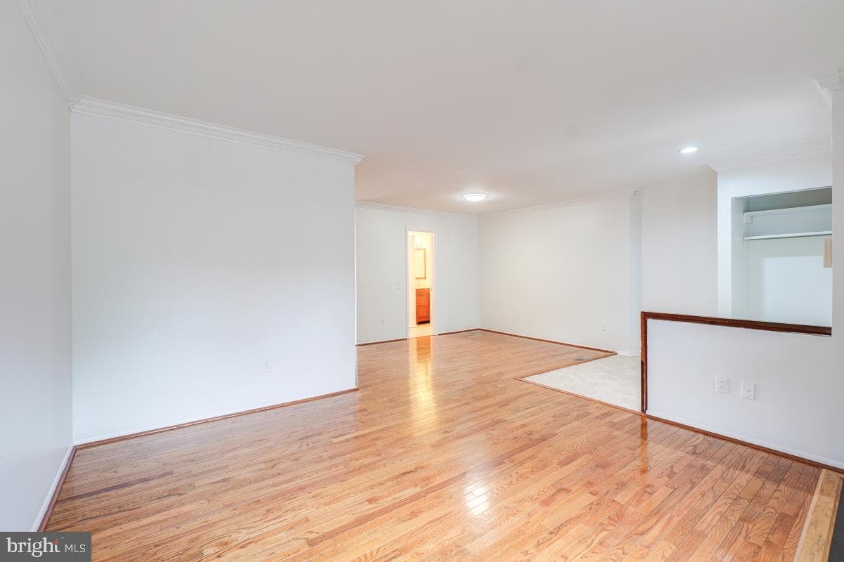 18509 Sparrows Point Place photo 9
