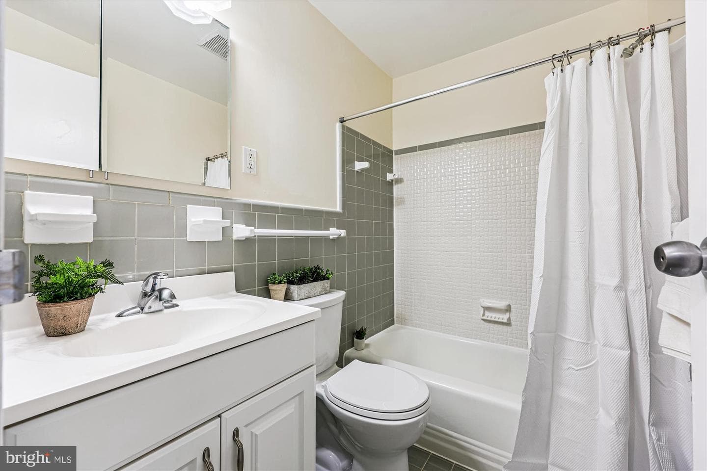 10436 Rockville Pike #202 photo 12