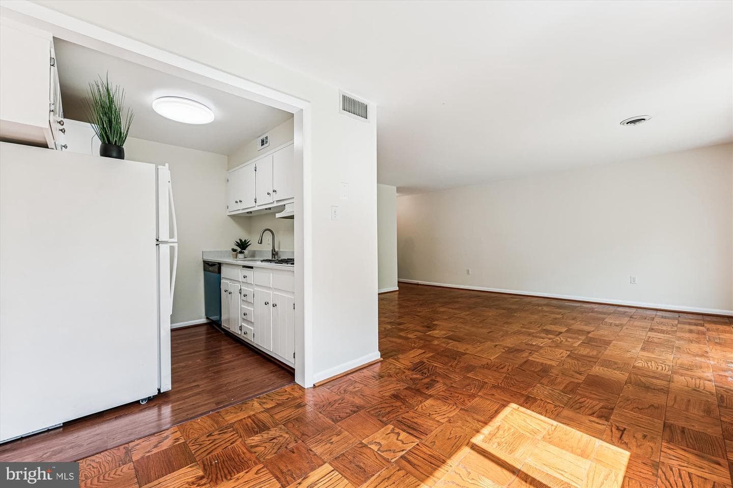 10436 Rockville Pike #202 photo 8