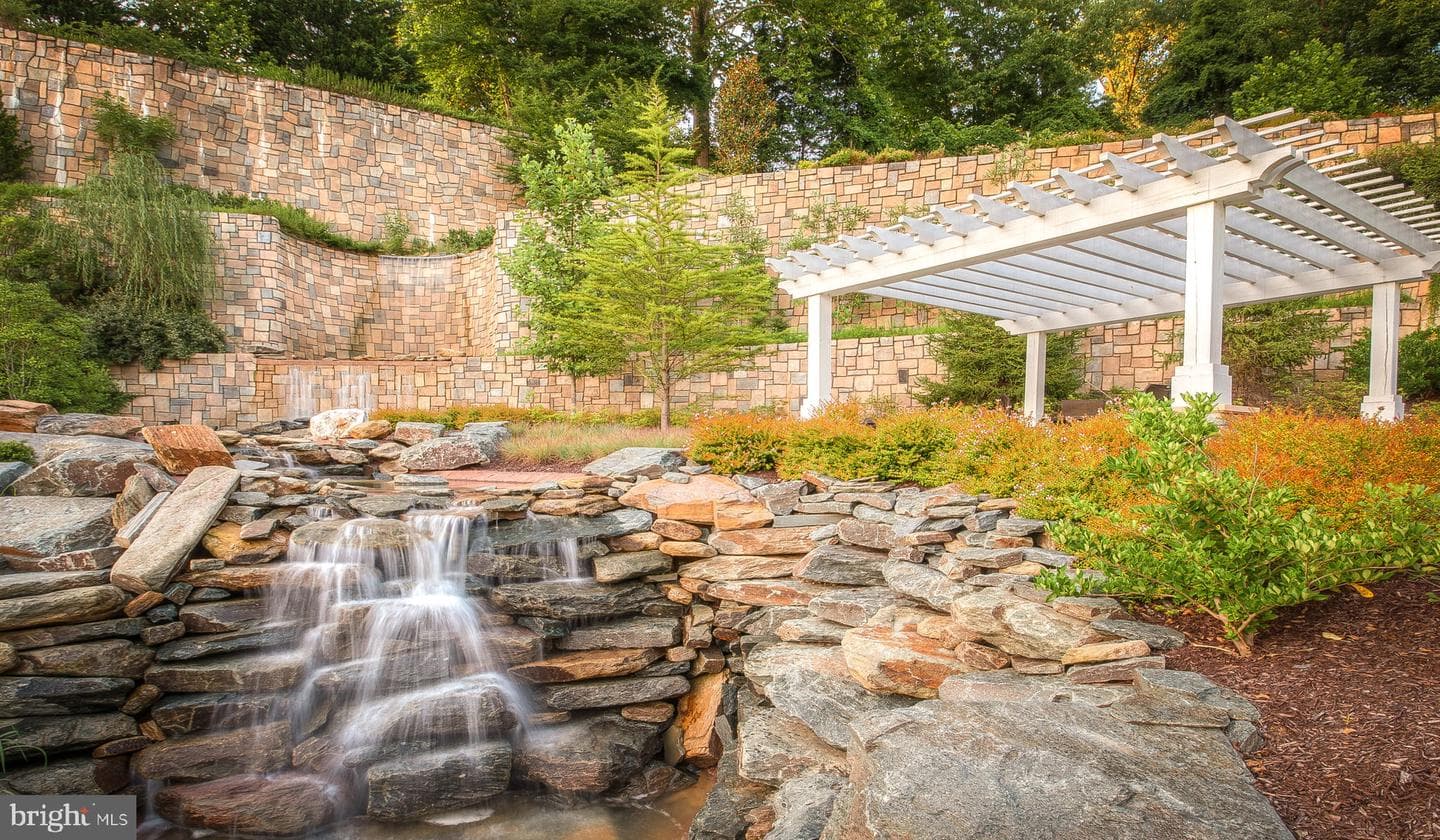 8135 River Road photo 23