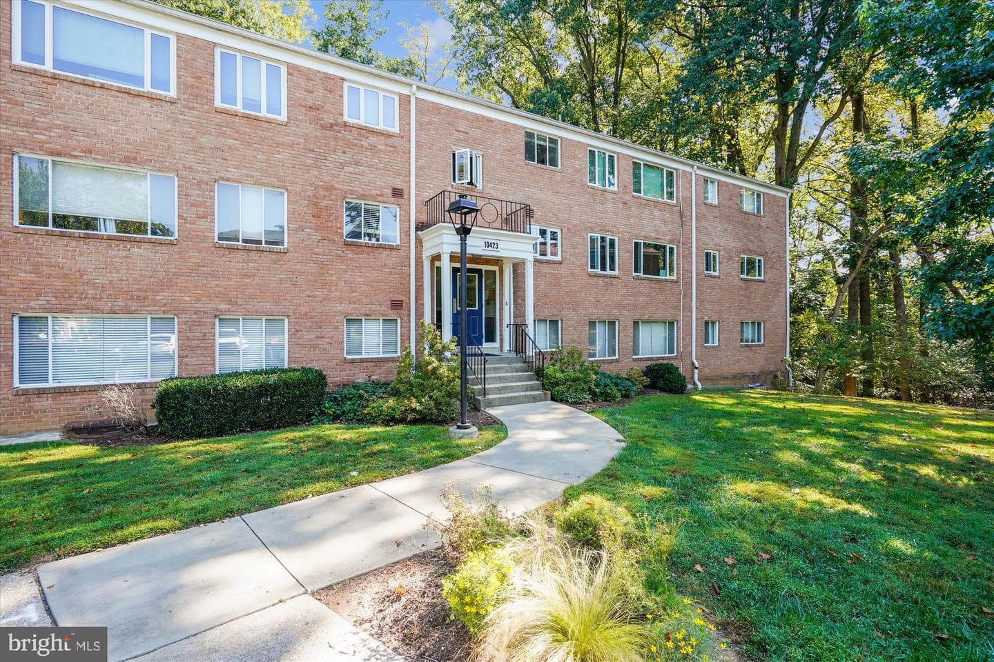10423 Montrose Avenue #103 photo 2