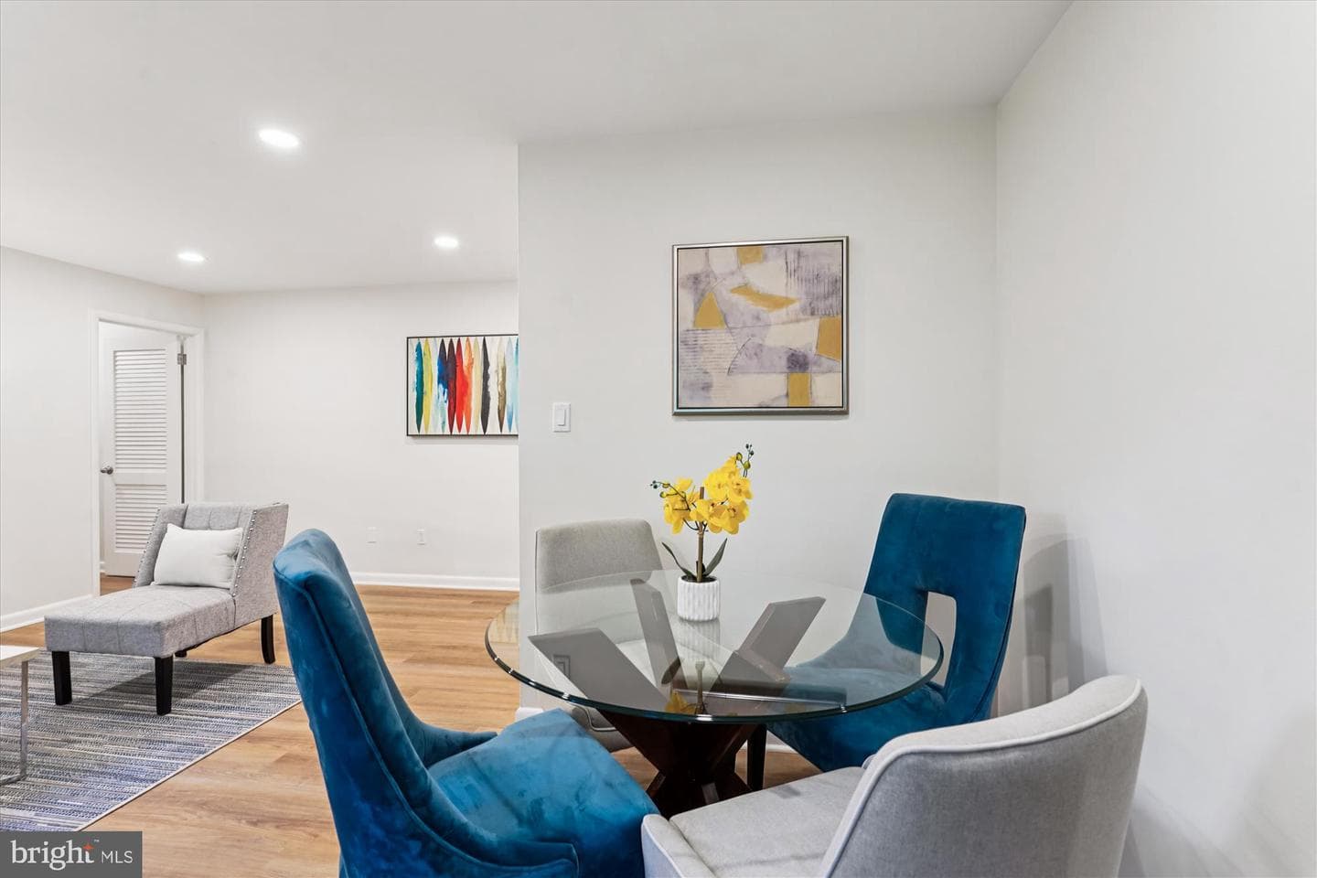 10423 Montrose Avenue #103 photo 6