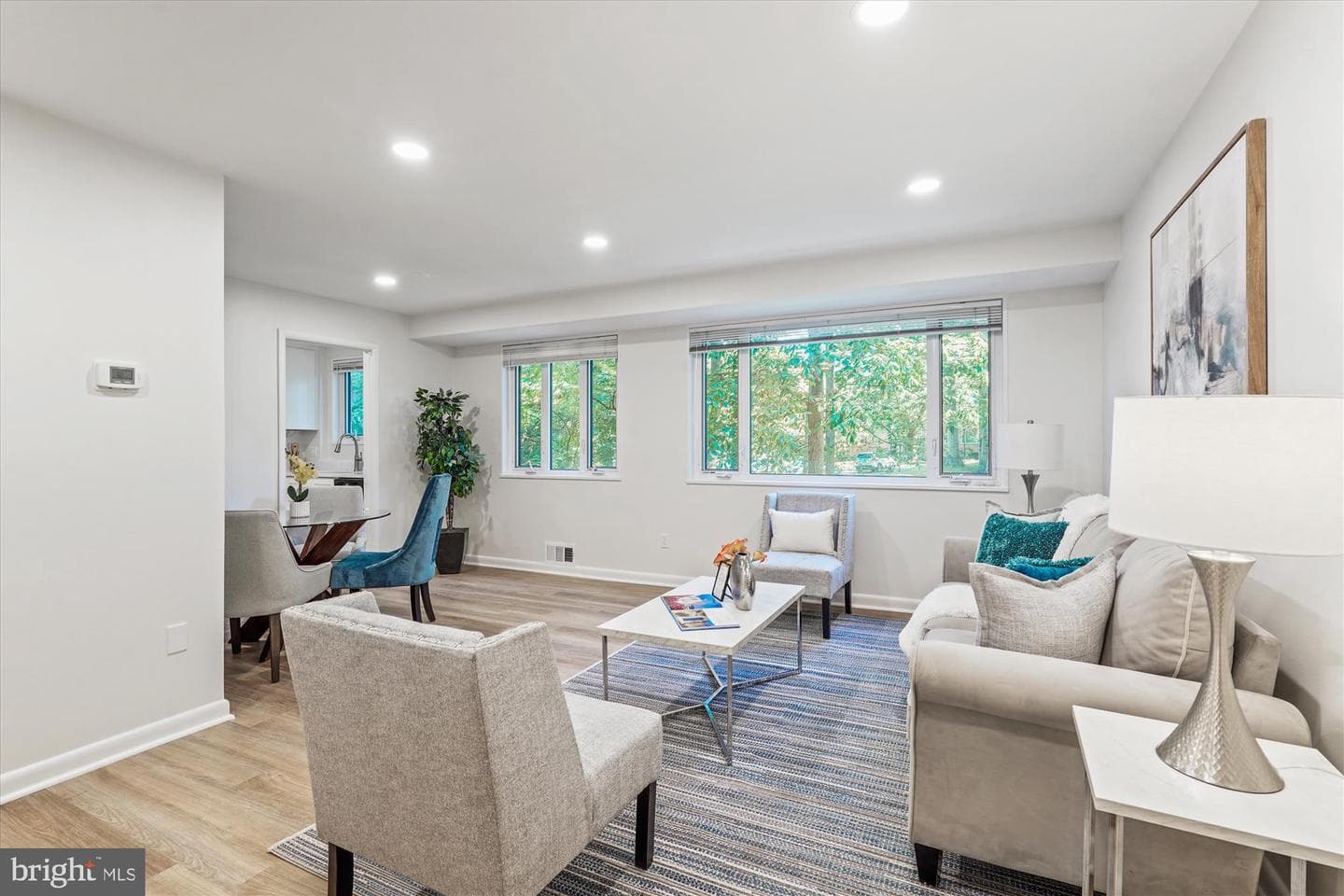 10423 Montrose Avenue #103 photo 9