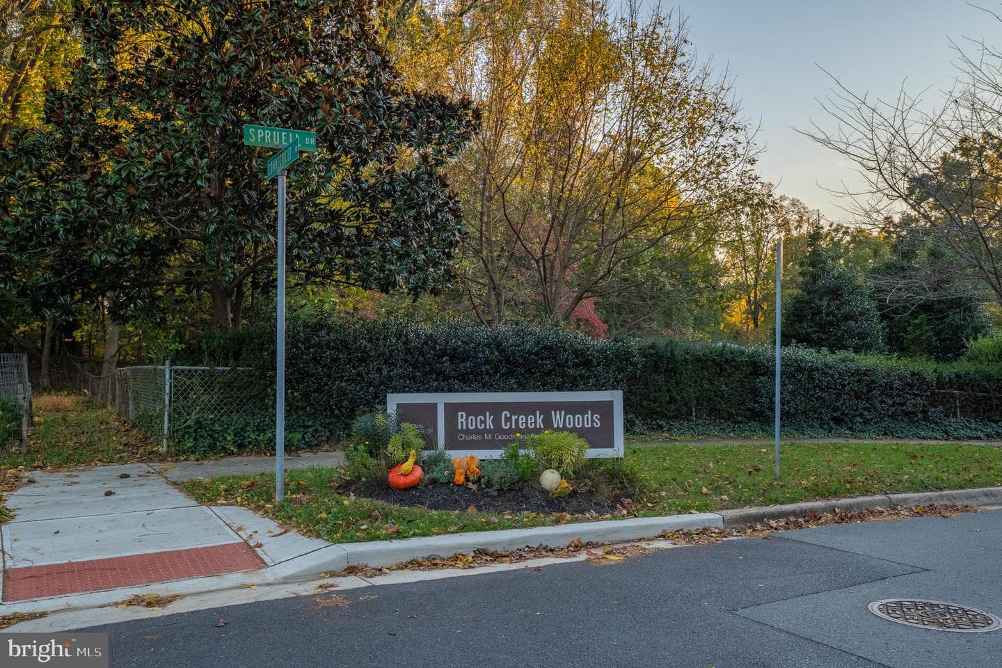 3941 Rickover Road photo 2