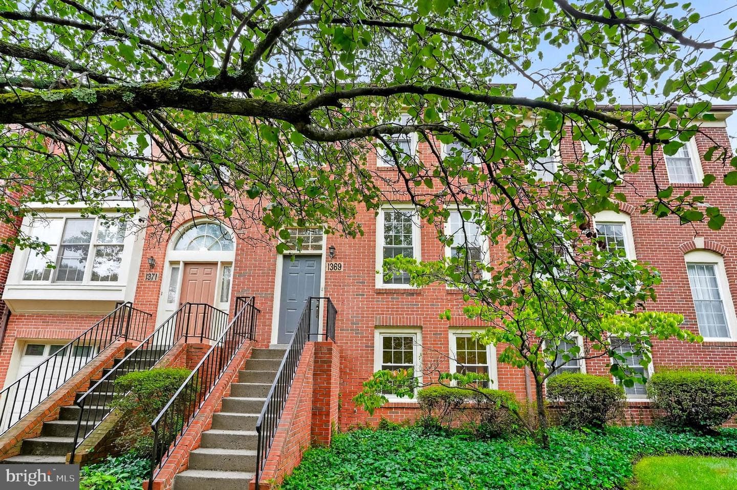 1369 Templeton Place photo 1