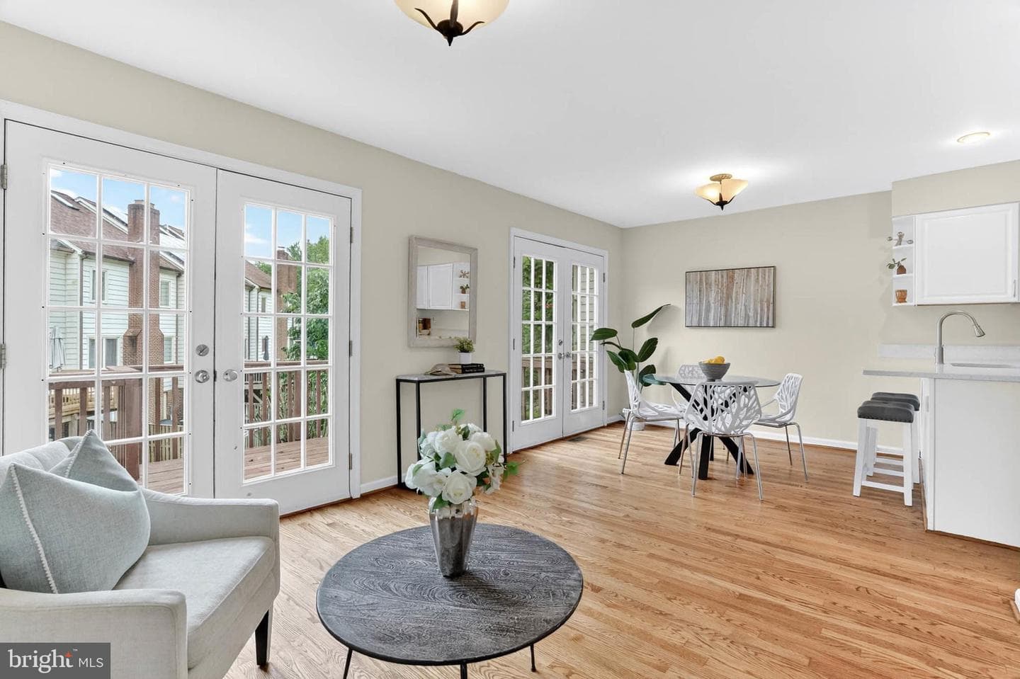 1369 Templeton Place photo 13