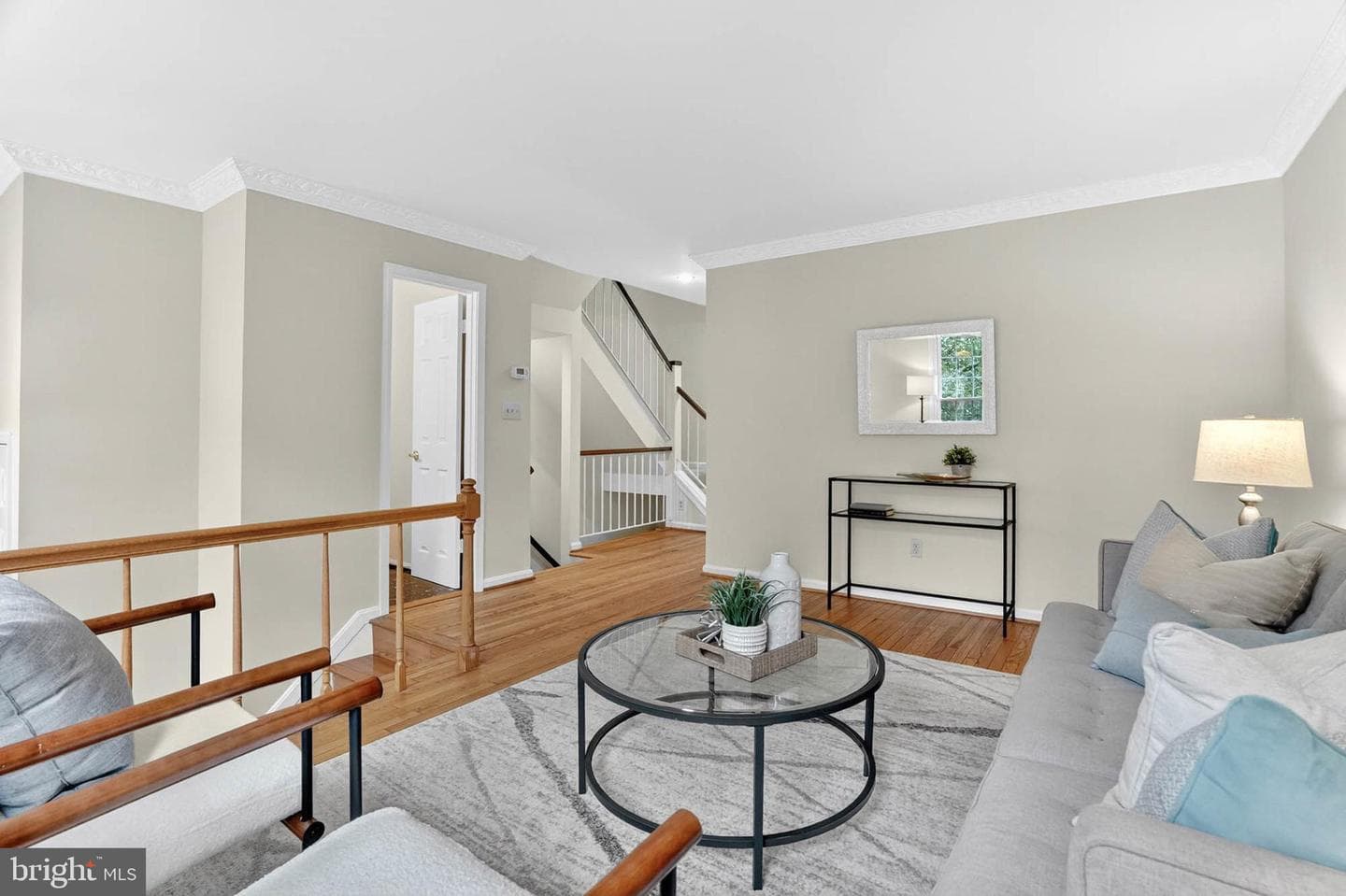 1369 Templeton Place photo 5