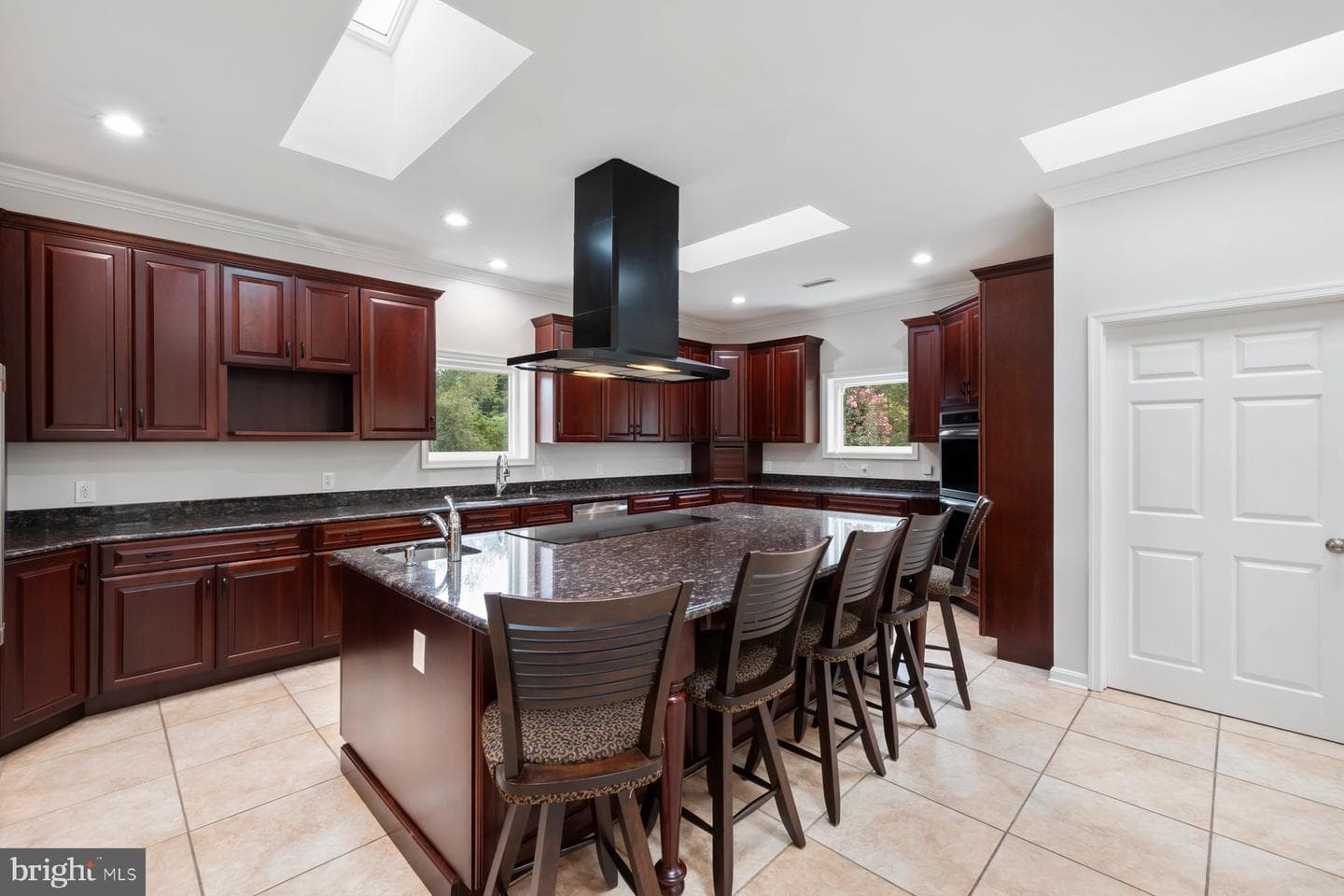18604 Muncaster Road photo 29