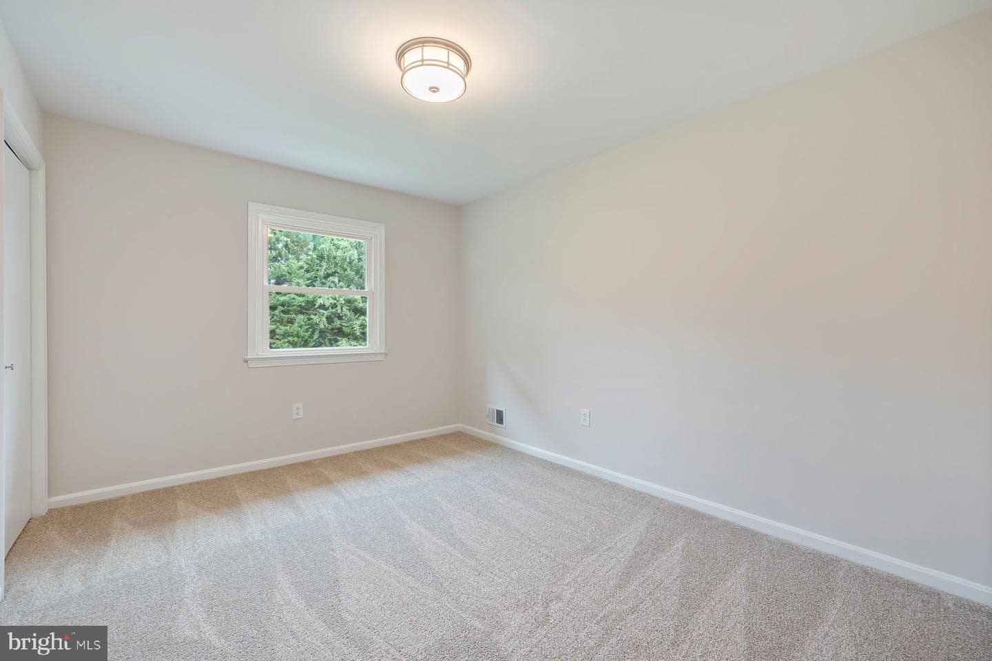 18604 Muncaster Road photo 52
