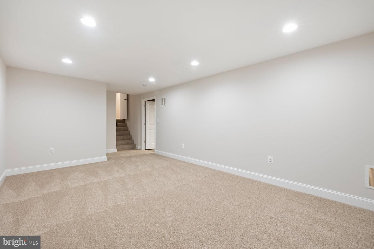18604 Muncaster Road photo 73