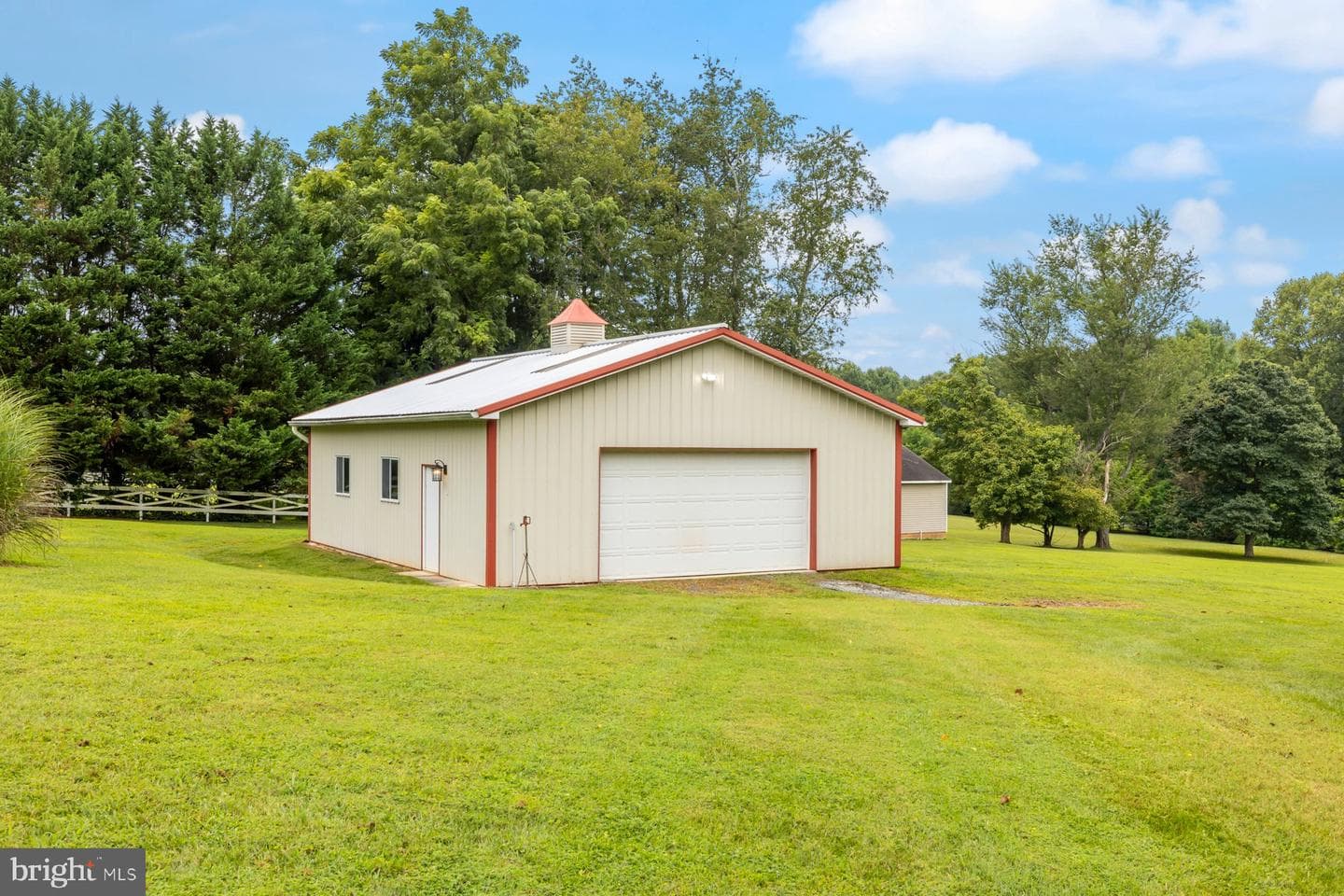 18604 Muncaster Road photo 9