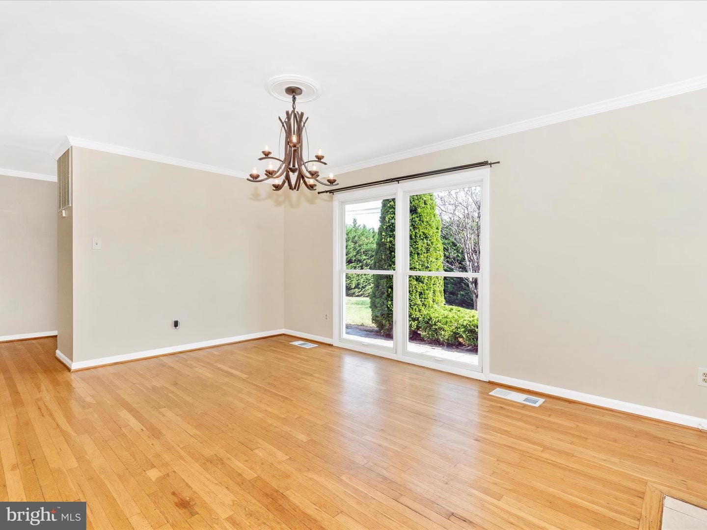 18004 Muncaster Road photo 11