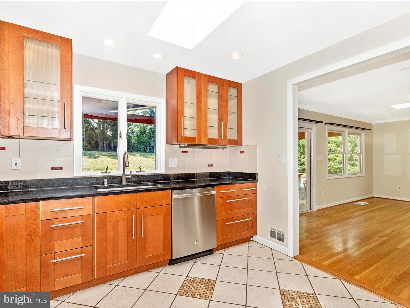 18004 Muncaster Road photo 14