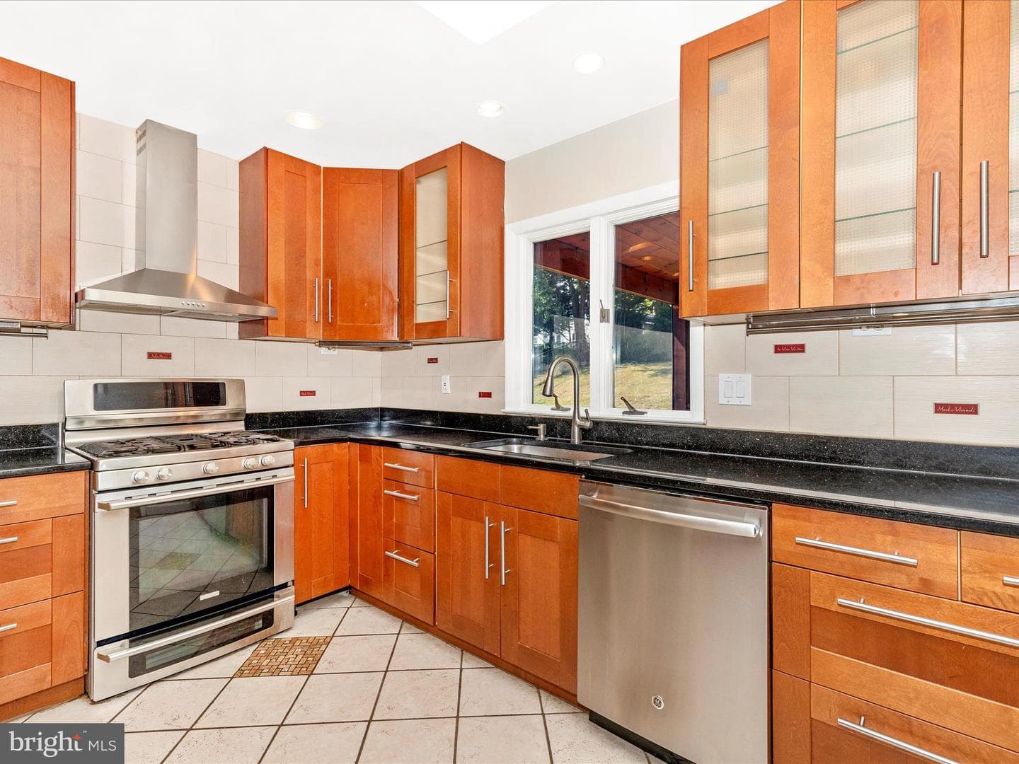 18004 Muncaster Road photo 15