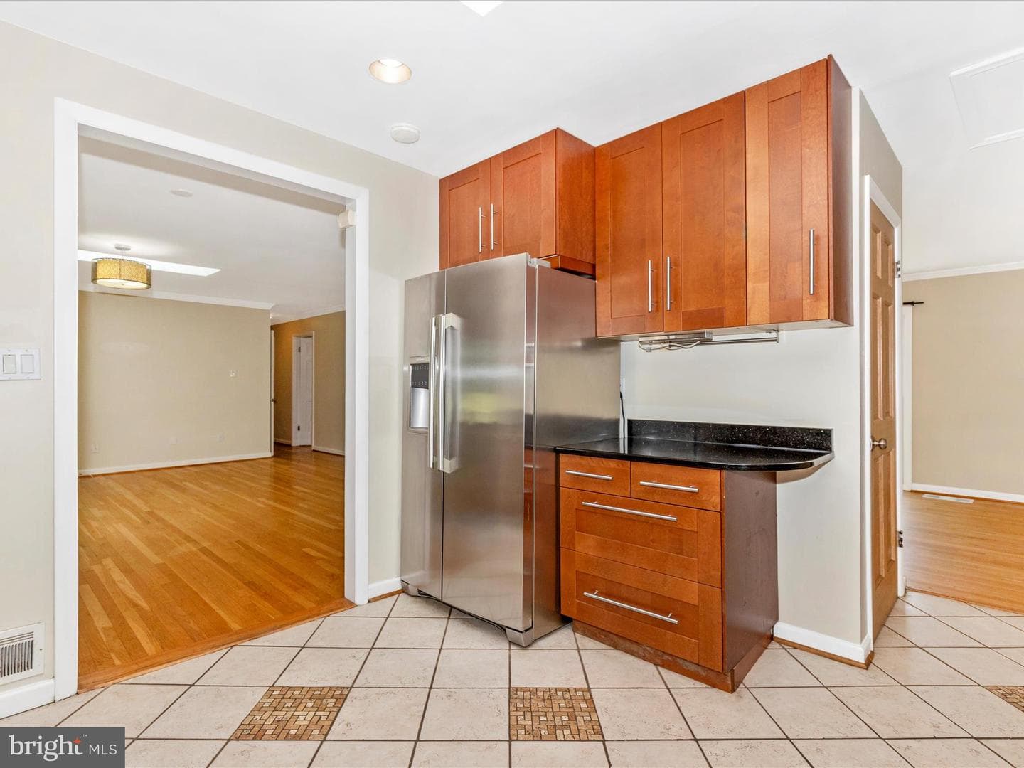 18004 Muncaster Road photo 18