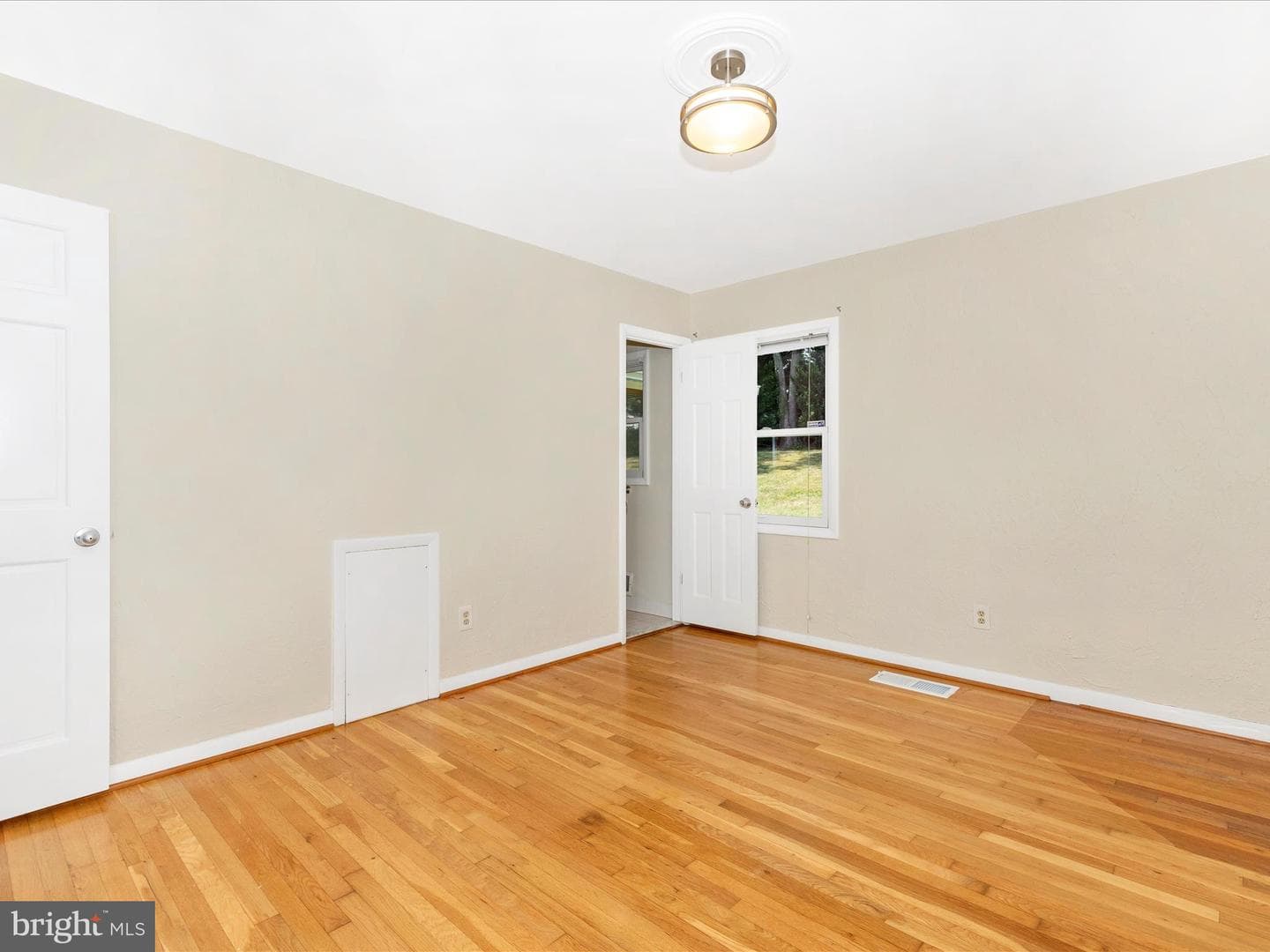 18004 Muncaster Road photo 21