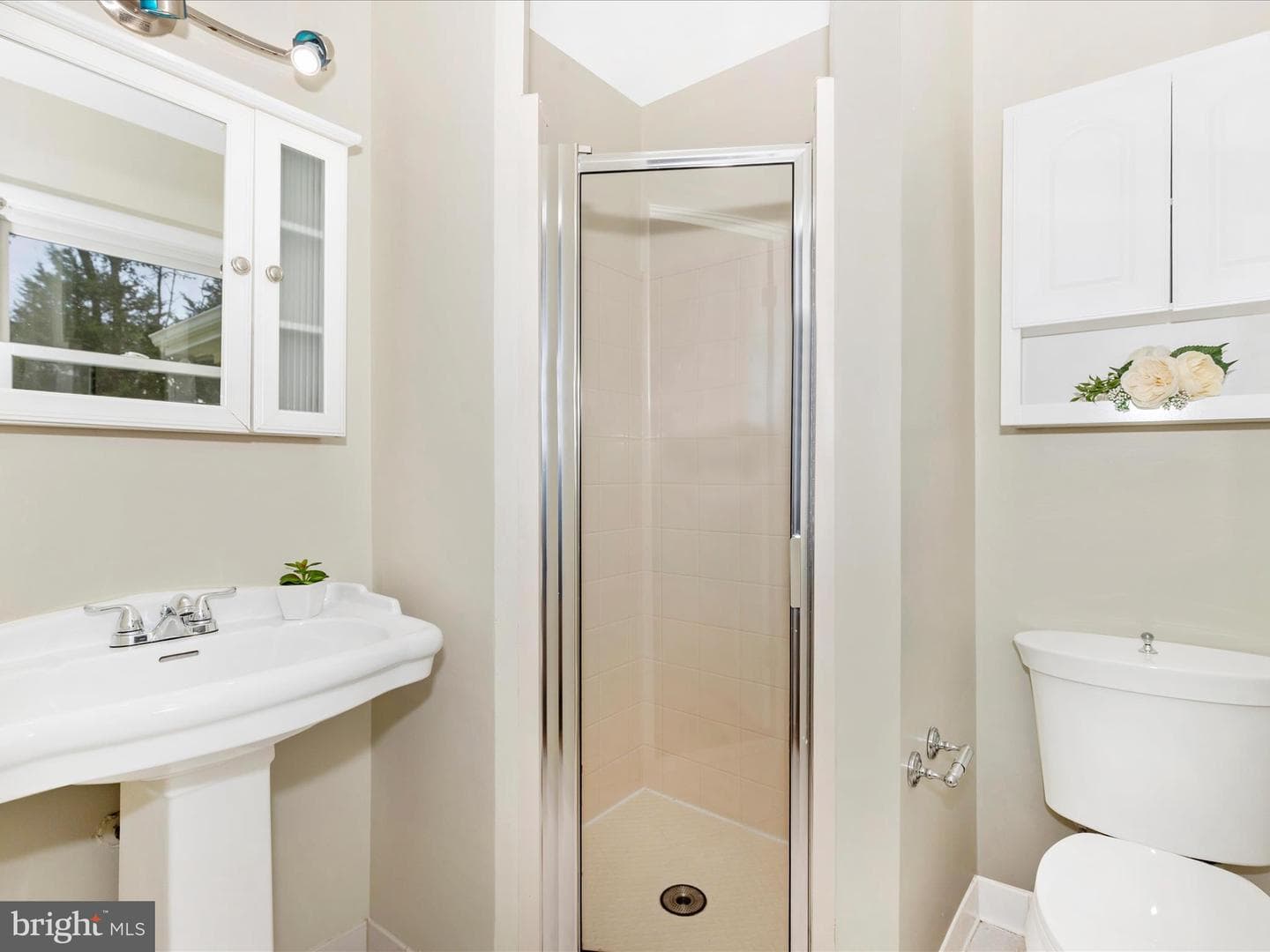 18004 Muncaster Road photo 24