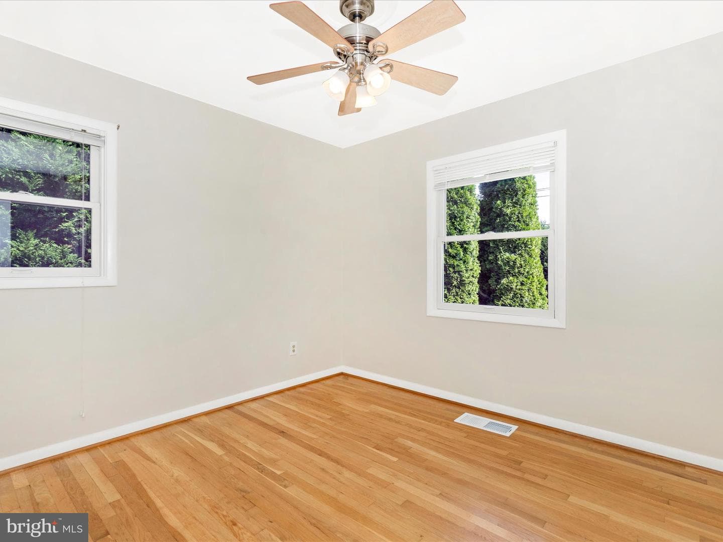 18004 Muncaster Road photo 25